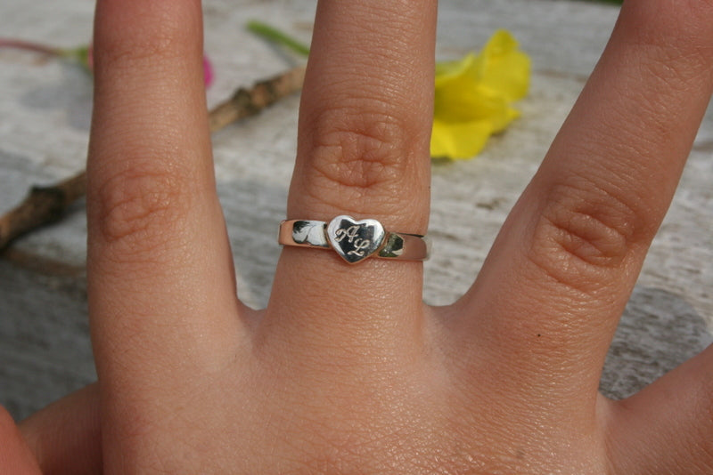 Personalized Sterling Silver up to 5 Hearts Ring with Custom Name Engraving - 3D Rendering Included