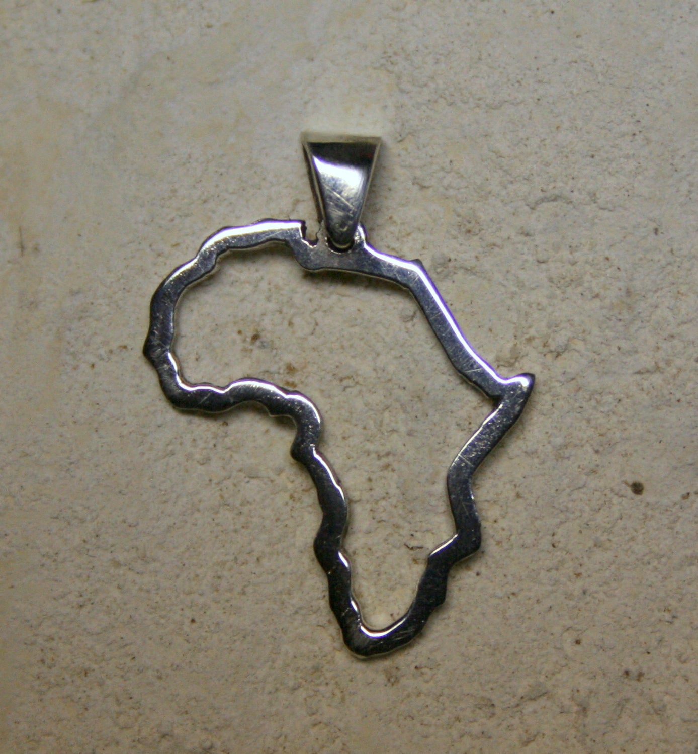 Africa Map Outline Sterling Silver Pendat 925