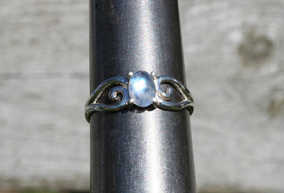 Rainbow Moonstone Oval Cut 7mm X 5mm Sterling Silver 925 Ring 