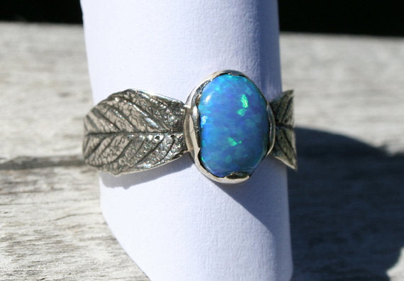 Opal Stone Sterling Silver Leaf Ring with Natural Stone Setting - Handcrafted Nature-inspired Jewelry