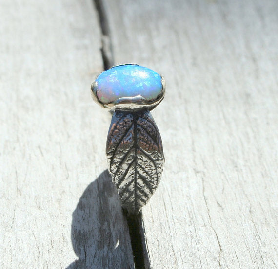 Opal Stone Sterling Silver Leaf Ring with Natural Stone Setting - Handcrafted Nature-inspired Jewelry