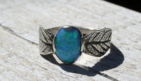 Opal Stone Sterling Silver Leaf Ring with Natural Stone Setting - Handcrafted Nature-inspired Jewelry