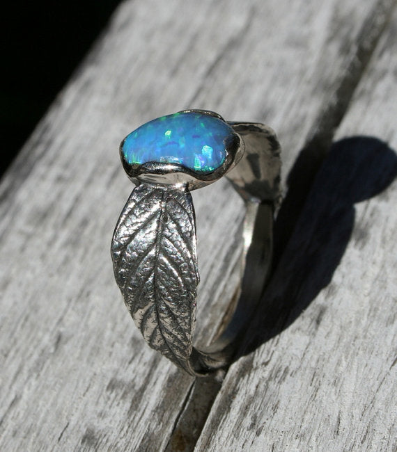 Opal Stone Sterling Silver Leaf Ring with Natural Stone Setting - Handcrafted Nature-inspired Jewelry